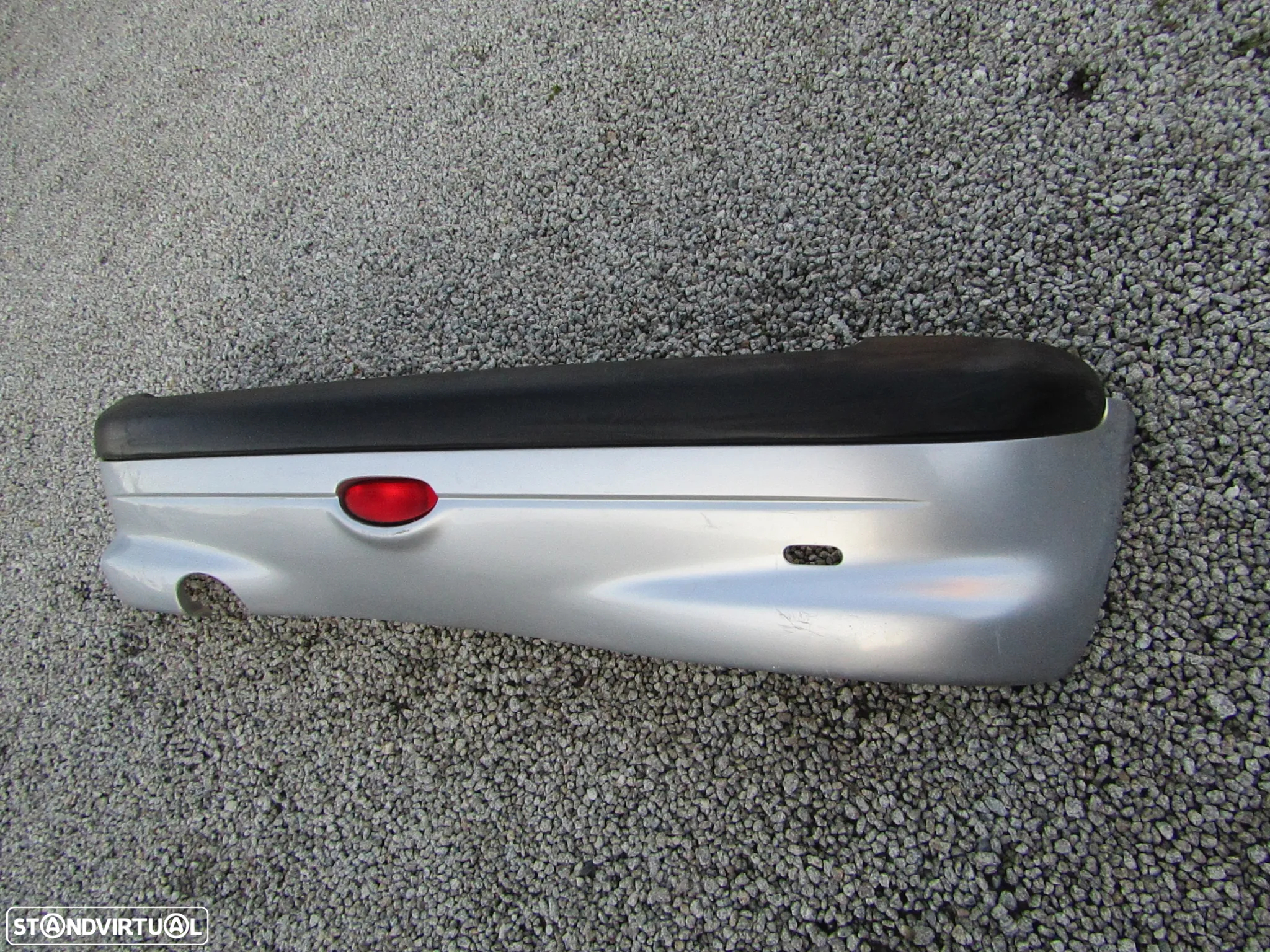 Para-choques tras Peugeot 206  (ver descrição) - 2