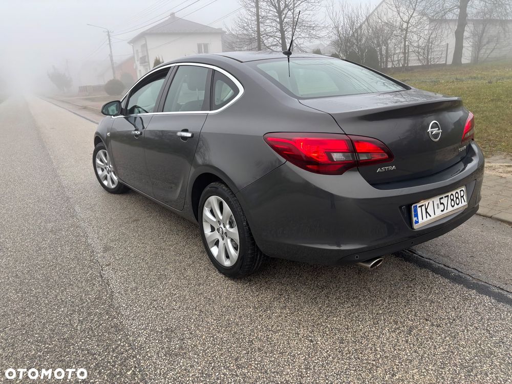 Opel Astra 1.4 Turbo - 2