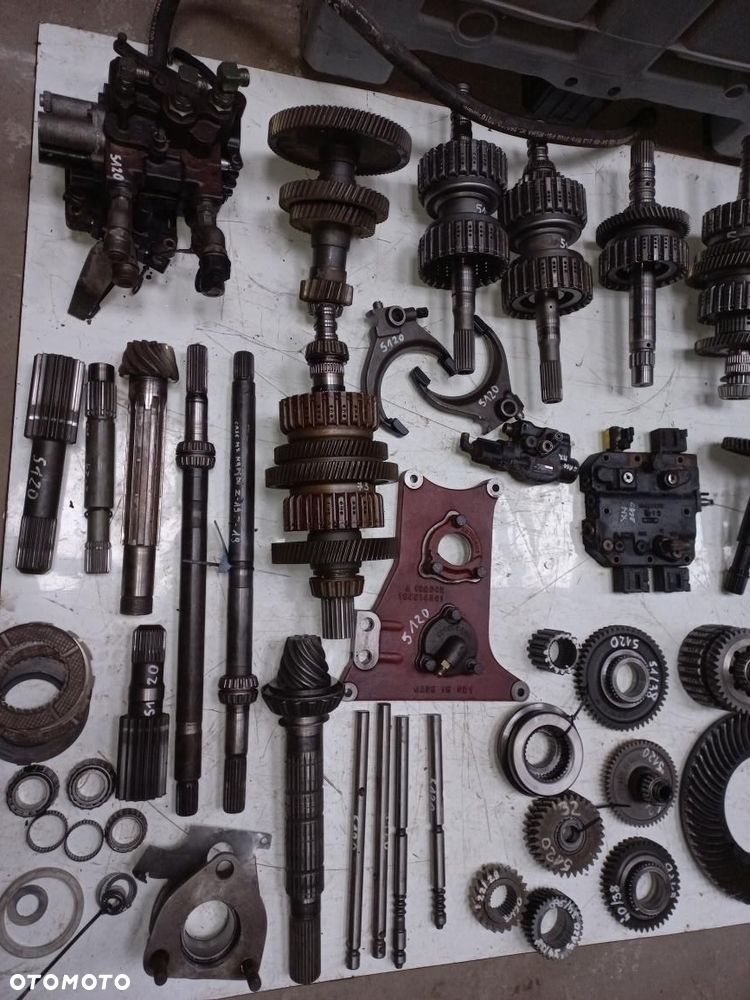 Case 5140 5130 5150 maxum kosz atak silnik zwolnice sterownik 1964762C2.1341161C2,1341098C1,1345850C1, 1345851C1,PIASTA,koło ataku,wałek,kosz rewersu,napędu,półbiegów,wom ,rozdzielacz,licznik,podnośnik,zawór,1995153C1,1995143C1,1346372C,1995262C1,A186746,144299A3,86Z,73Z,134585C2,1995393C2,19955383C2,A188035,115463A1.Case kosz sprzęgłowy biegów,wałek skrzyni 1995393C1,1995393C2,113557A1,1995208C1,5120,5140,5250,mx 90c,mx120,mx135,maccormick MTX,Maxxum wałek rewersu,półbiegów,napędu,koło zębate,przesówka,synchronizator. - 2