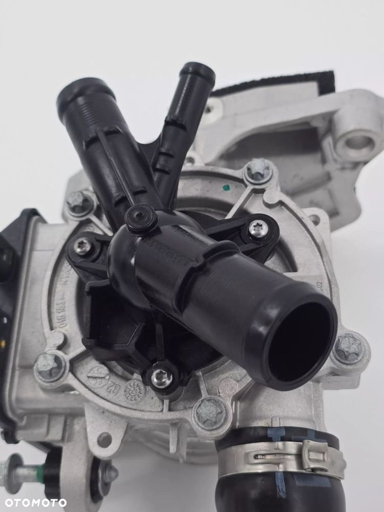 NOWA ORYGINALNA ELEKTRYCZNA POMPA WODY MERCEDES A2822000101 - 4