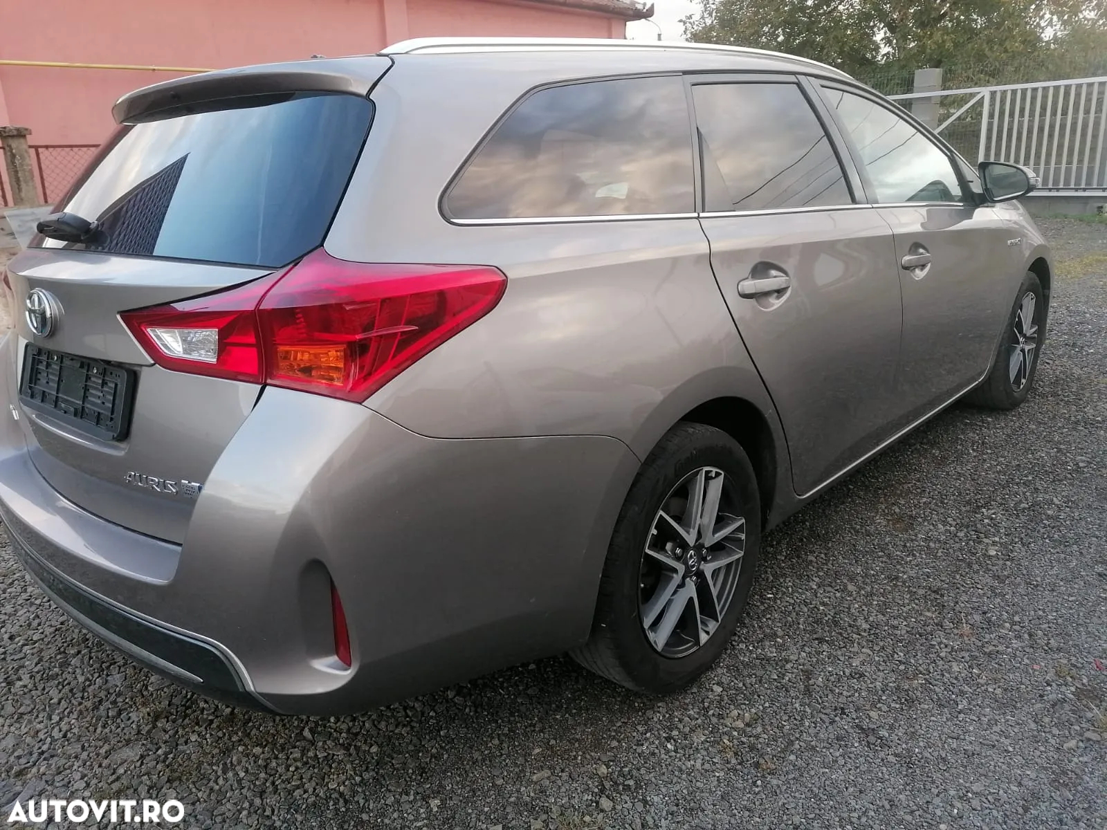 Toyota Auris 1.8 VVT-i Hybrid Automatik Executive - 3
