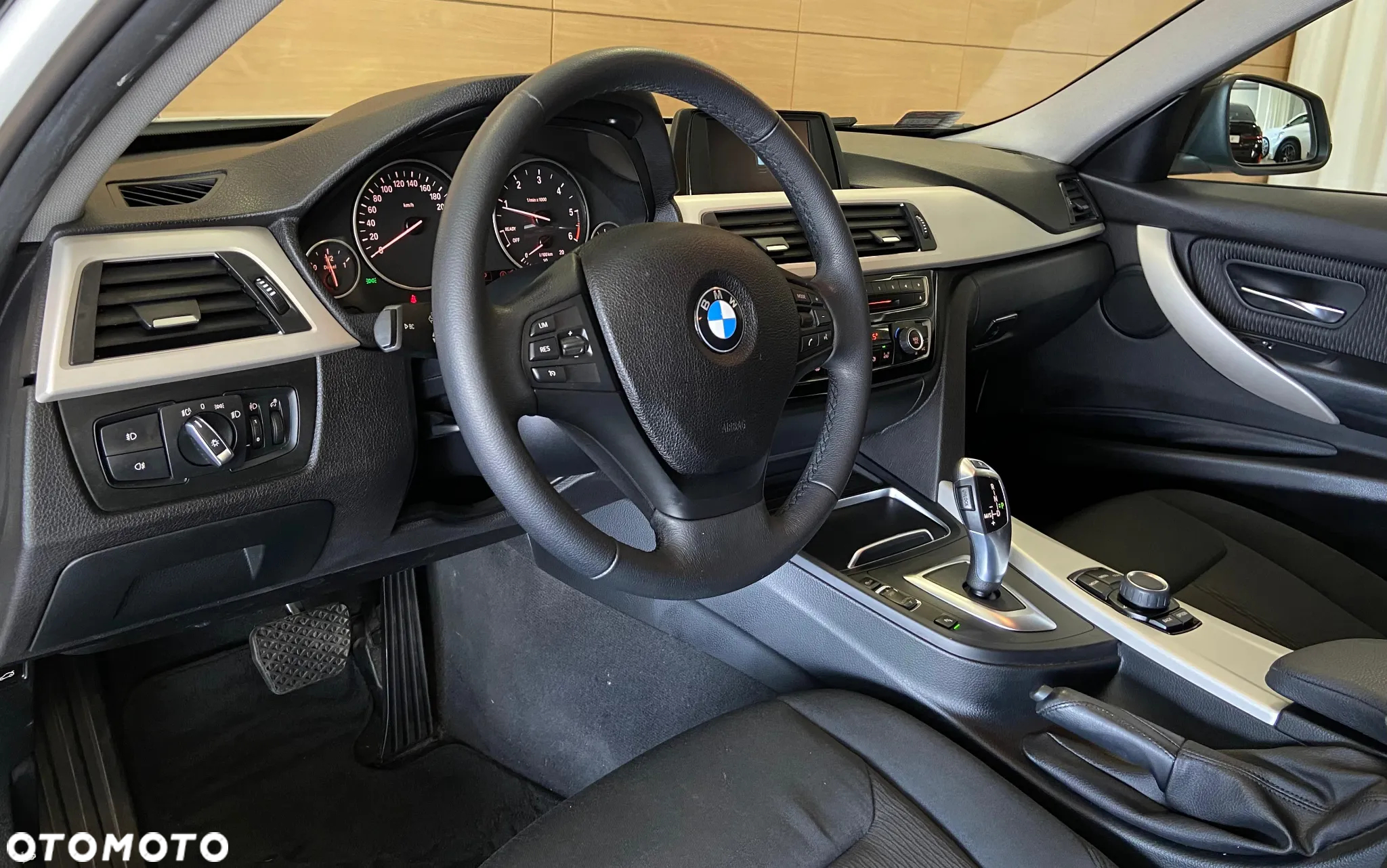BMW Seria 3 318d - 7
