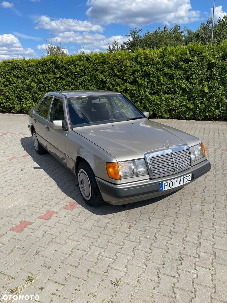 Mercedes-Benz W124 (1984-1993) - 26
