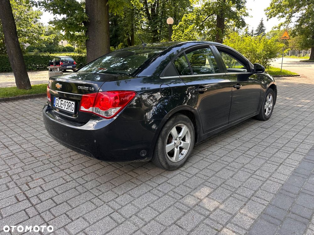 Chevrolet Cruze 1.8 LS+ - 3