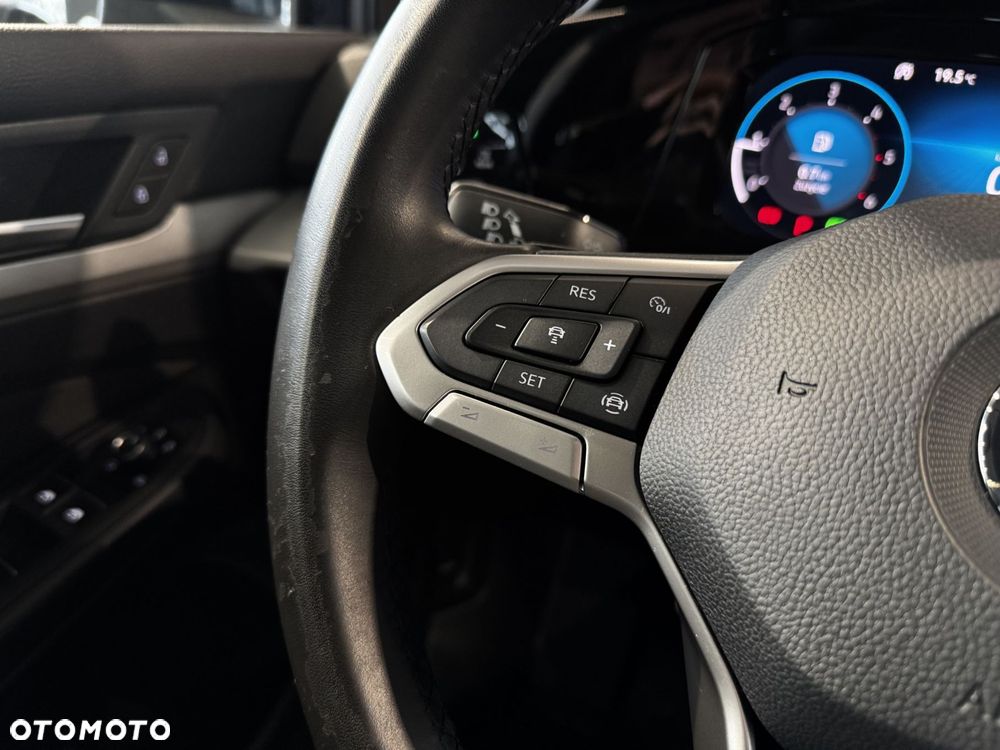 Volkswagen Golf - 21