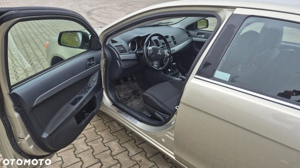 Mitsubishi Lancer 1.8 Invite - 9