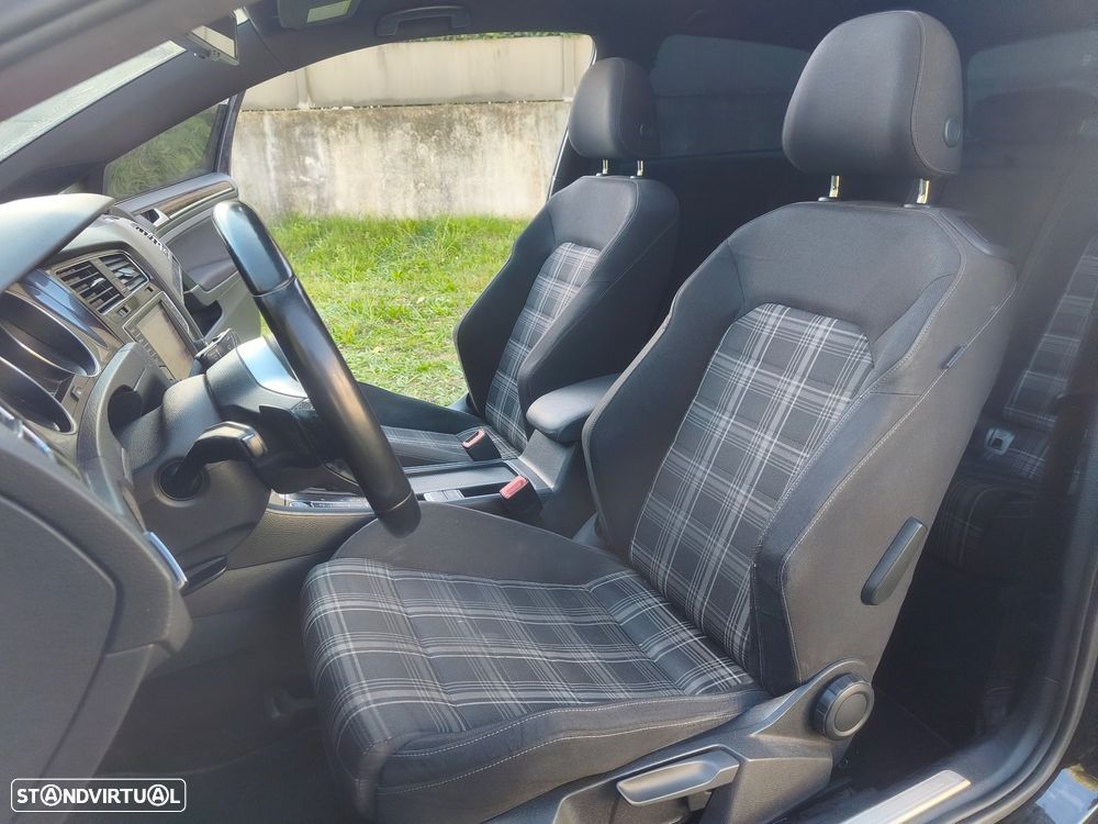 VW Golf 2.0 TDI GTD DSG - 47