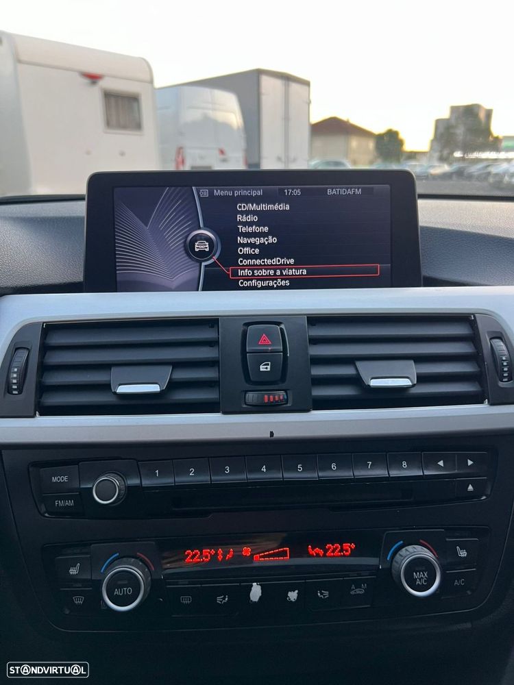 BMW 328 i Auto Line Sport - 34