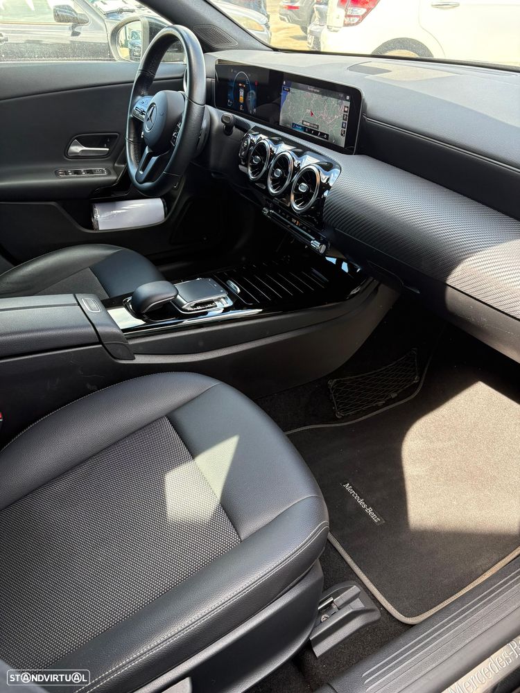 Mercedes-Benz CLA 180 d 7G-DCT - 17