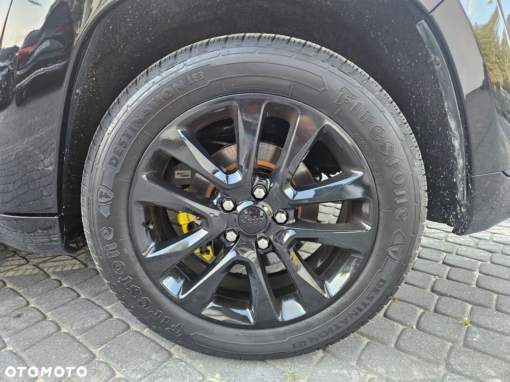 Jeep Grand Cherokee - 12