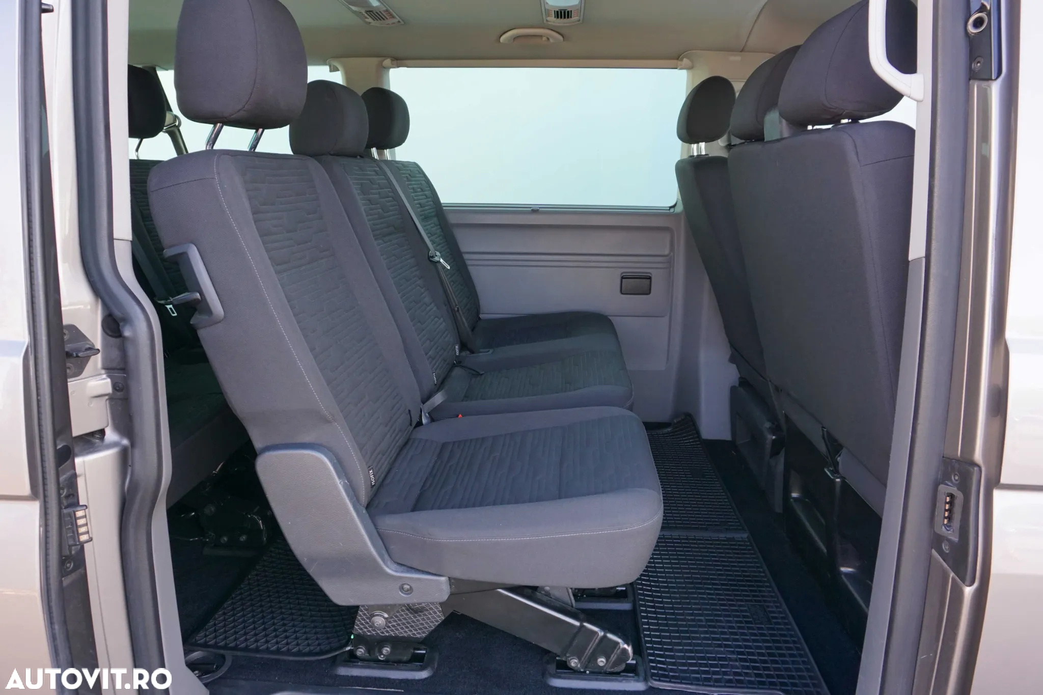 Volkswagen Caravelle T6.1 2.0 TDI 110 kW LR Comfortline DSG - 26