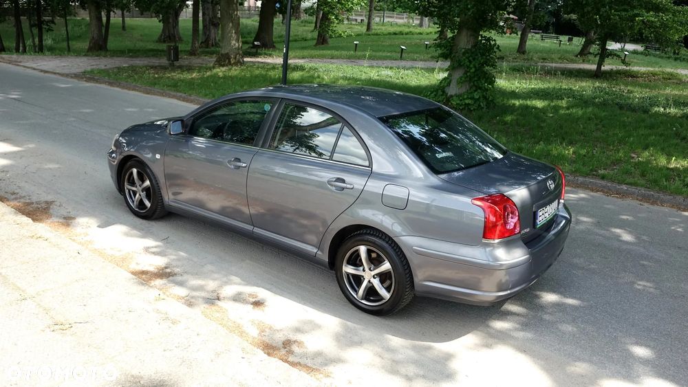 Toyota Avensis - 27