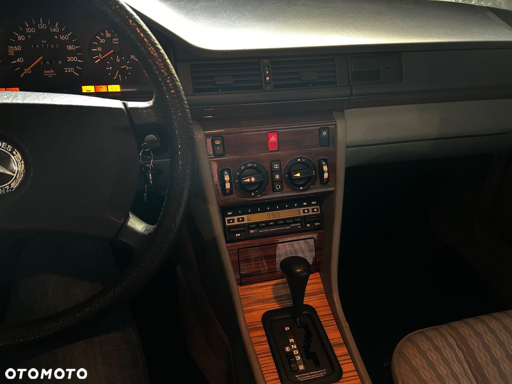 Mercedes-Benz W124 (1984-1993) - 14