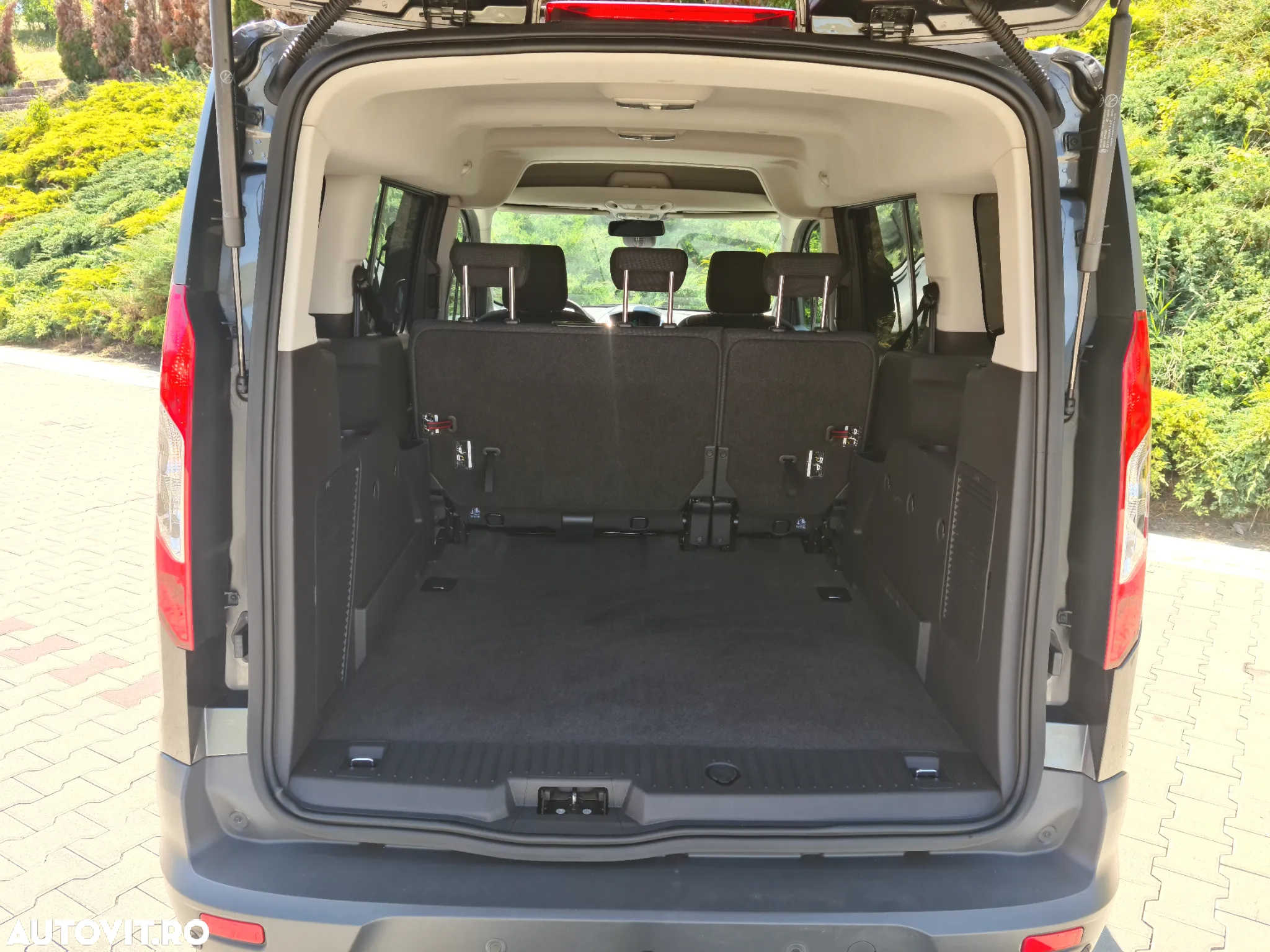 Ford Tourneo Connect 1.5 TDCi LWB (L2) Titanium - 17