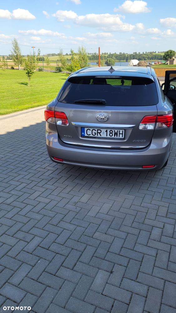 Toyota Avensis 2.0 Premium - 6