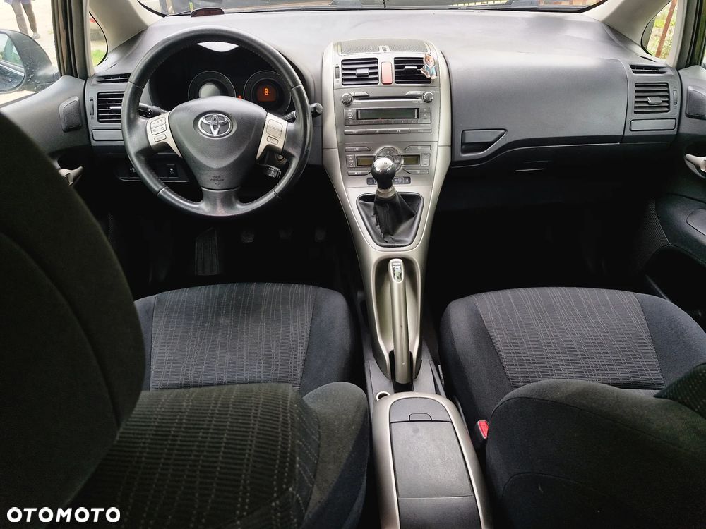 Toyota Auris 1.6 VVT-i Executive - 10