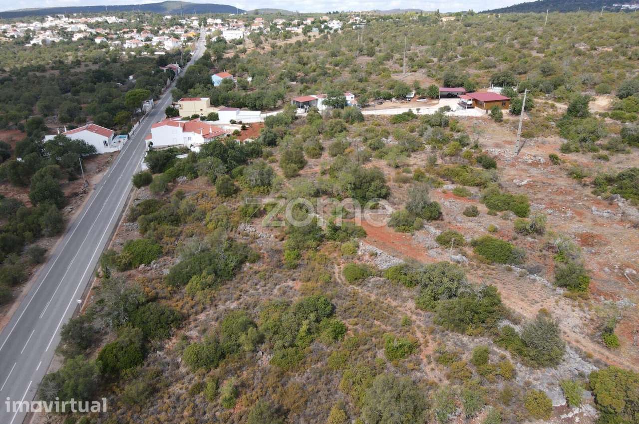 Terreno Rústico em Benafim com 1.810m2