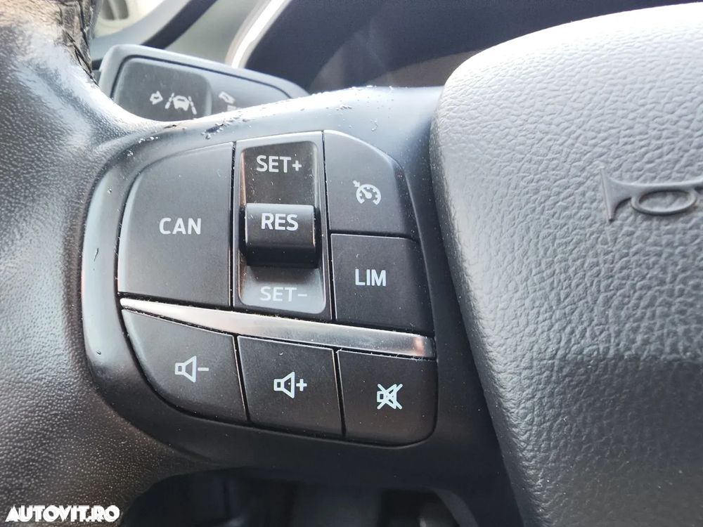 Ford Focus 1.5 EcoBlue Trend - 24