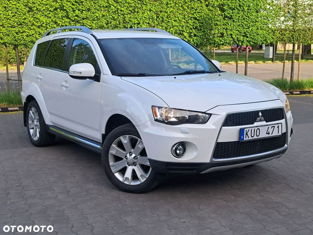 Mitsubishi Outlander - 2