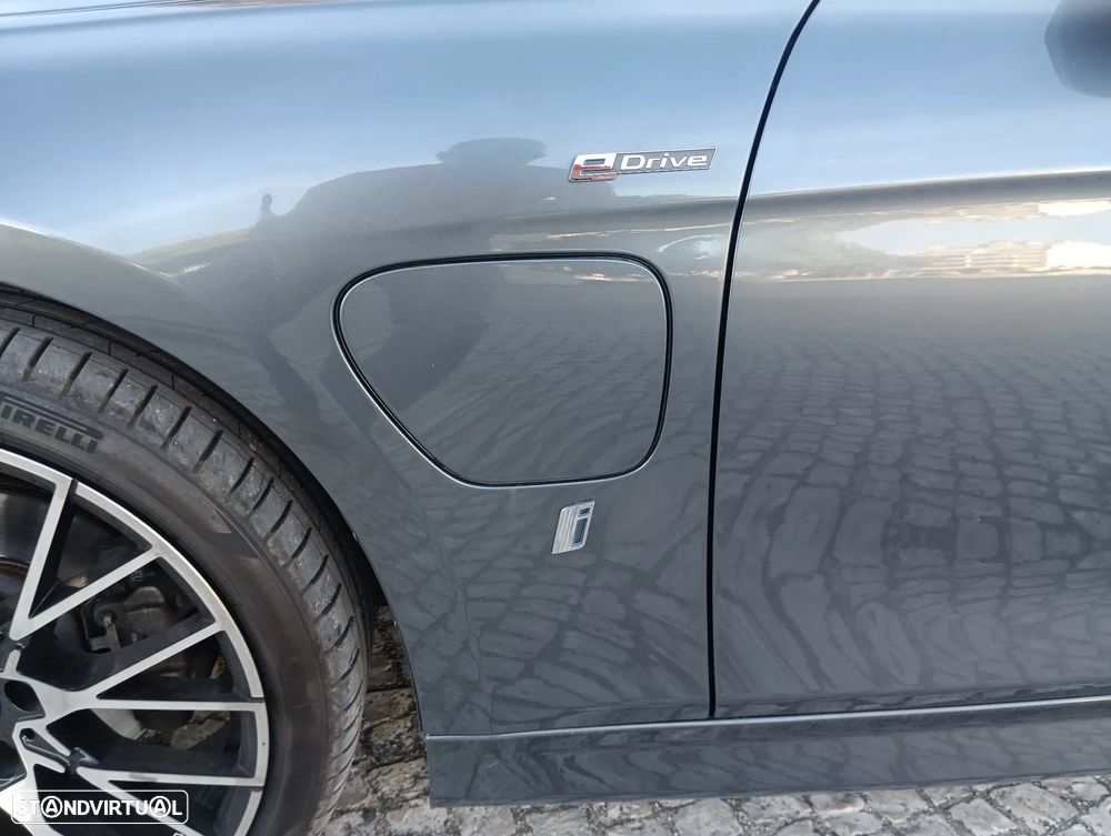 BMW 330 e iPerformance Pack M - 4