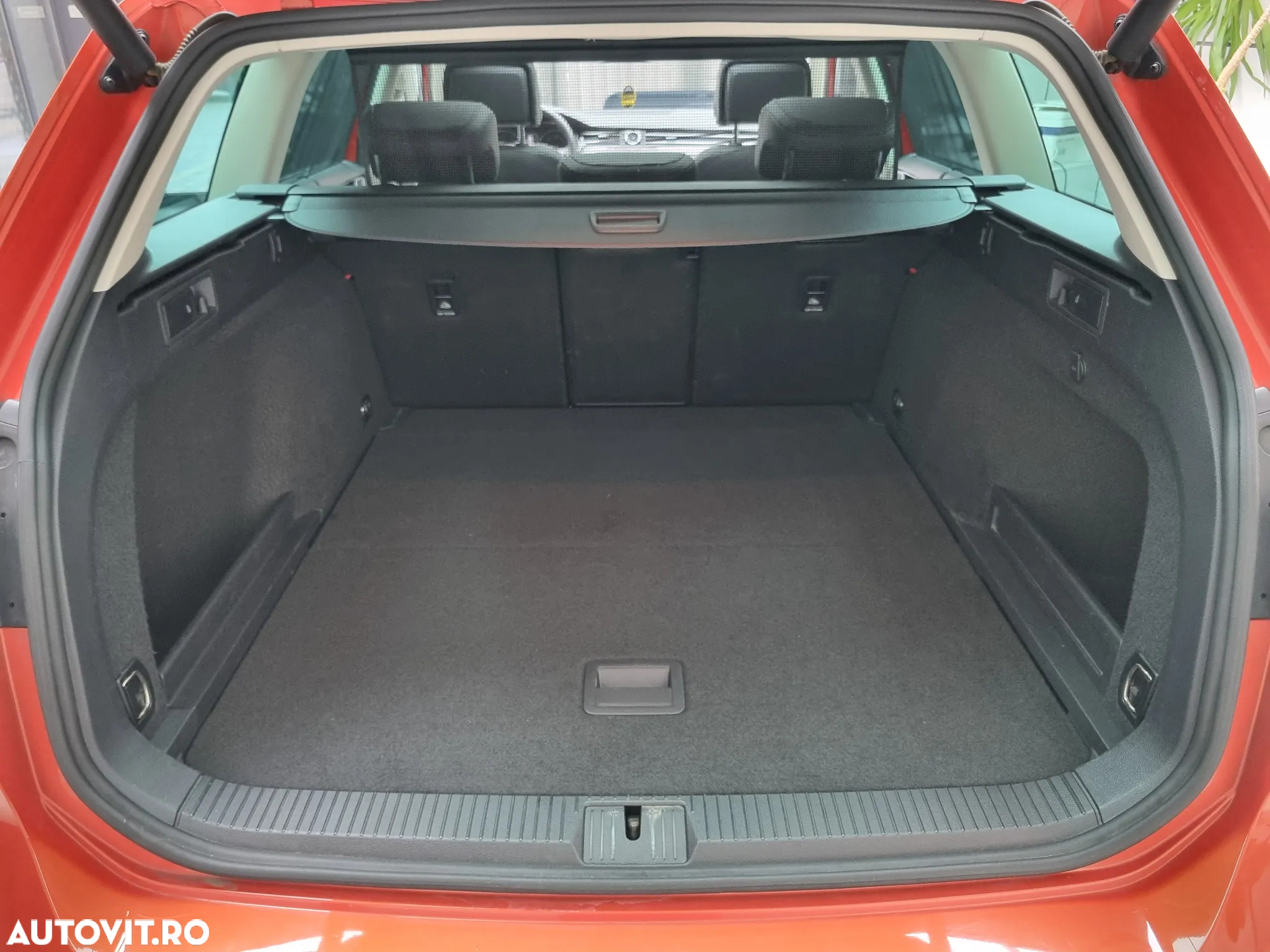 Volkswagen Passat Variant 2.0 TDI SCR DSG 4Motion Alltrack - 18