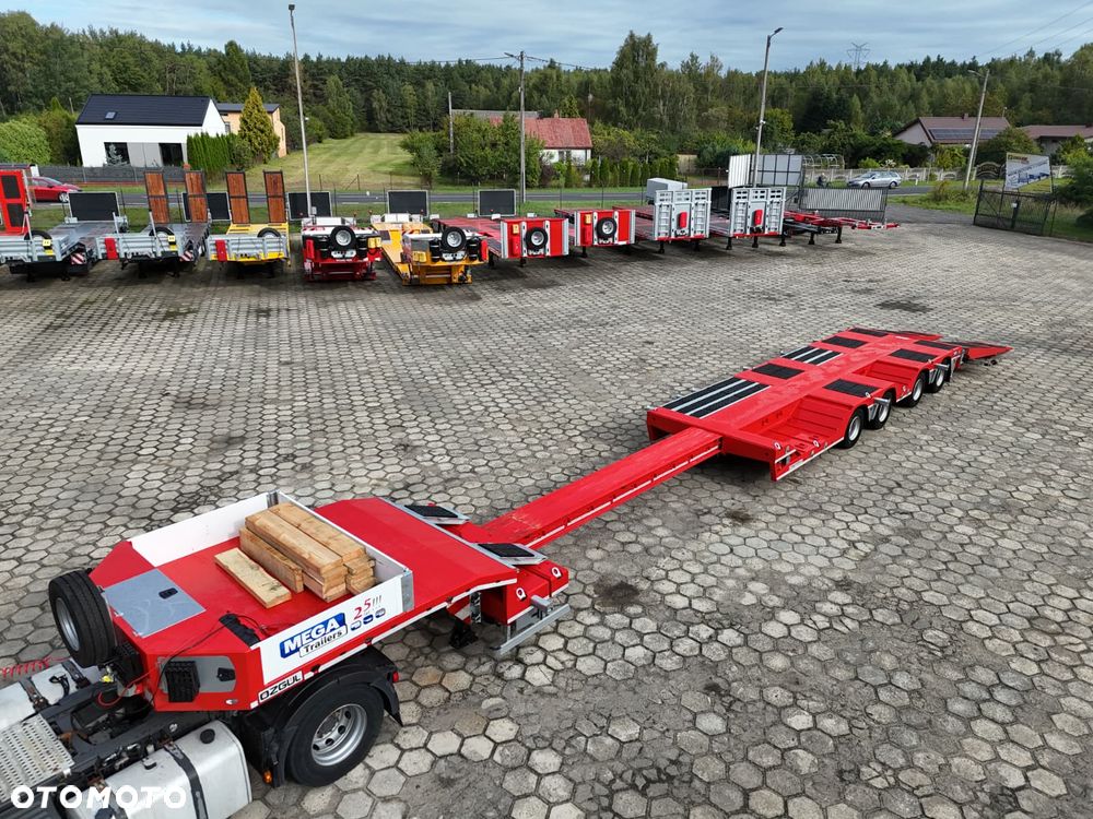 Inny 4 OSIOWA NISKOPODWOZIOWA z zagłębieniami na koła, rozciągana 5.000mm, długie najazdy 70T DMC - 30