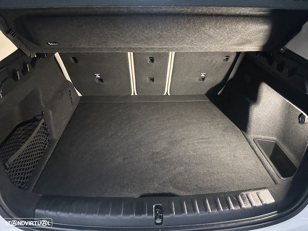 BMW iX1 eDrive20 - 13
