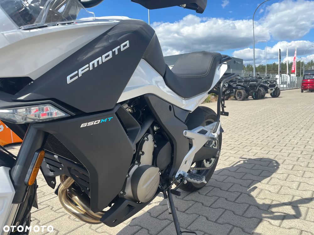 CFMoto 650 MT - 12