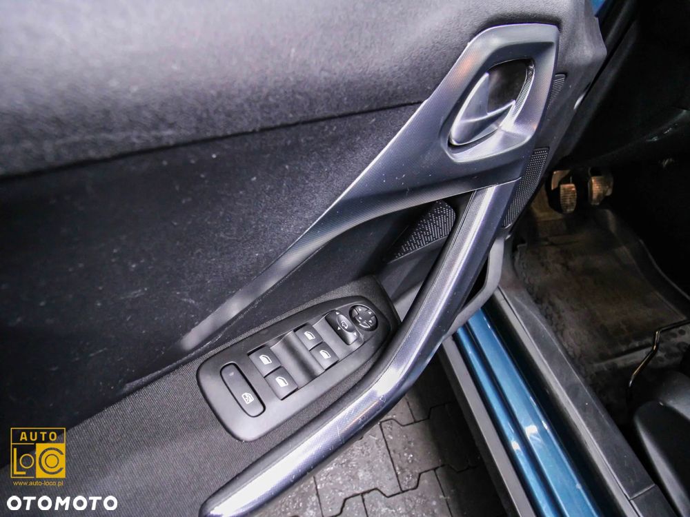 Peugeot 2008 1.2 Pure Tech Allure S&S - 26