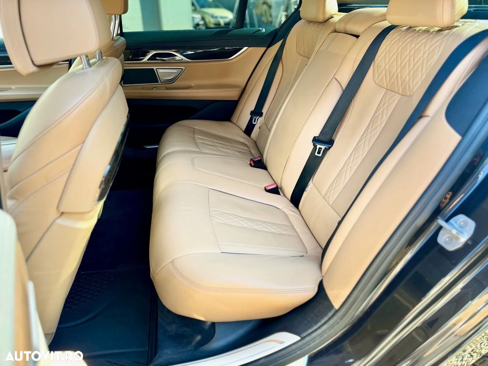 BMW Seria 7 730d xDrive - 28