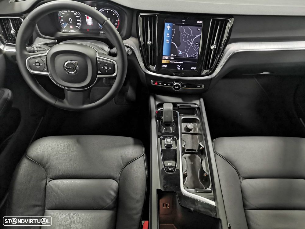 Volvo V60 2.0 B4 Plus Dark Auto - 18
