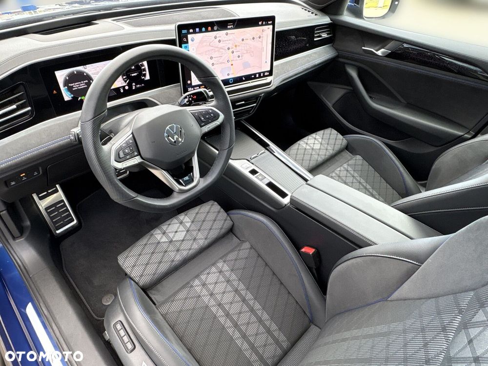 Volkswagen Passat - 11