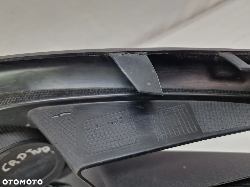 RENAULT CAPTUR I 12- PRAWA KRATKA BOCZNA ZDERZAKA PRZEDNIEGO PRZÓD , OPCJA BEZ CHROMU I HALOGENU , NR 620846576R / 620742386R , NR AUKCJI D/51 - 9