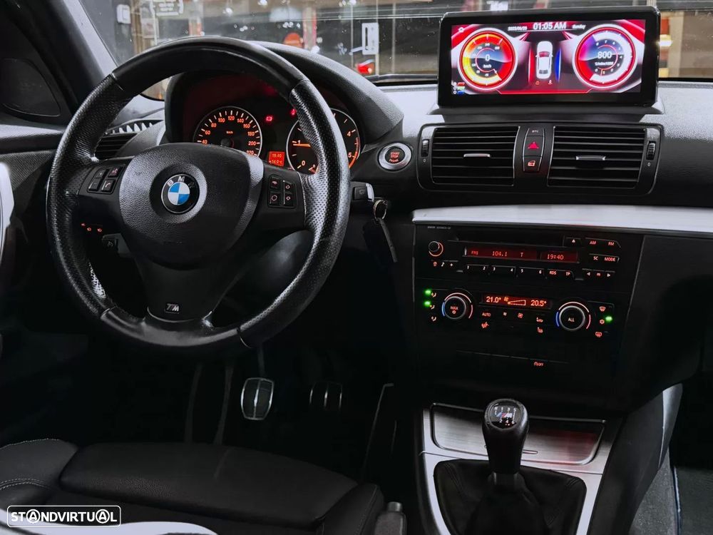 BMW 118 d Pack M - 12