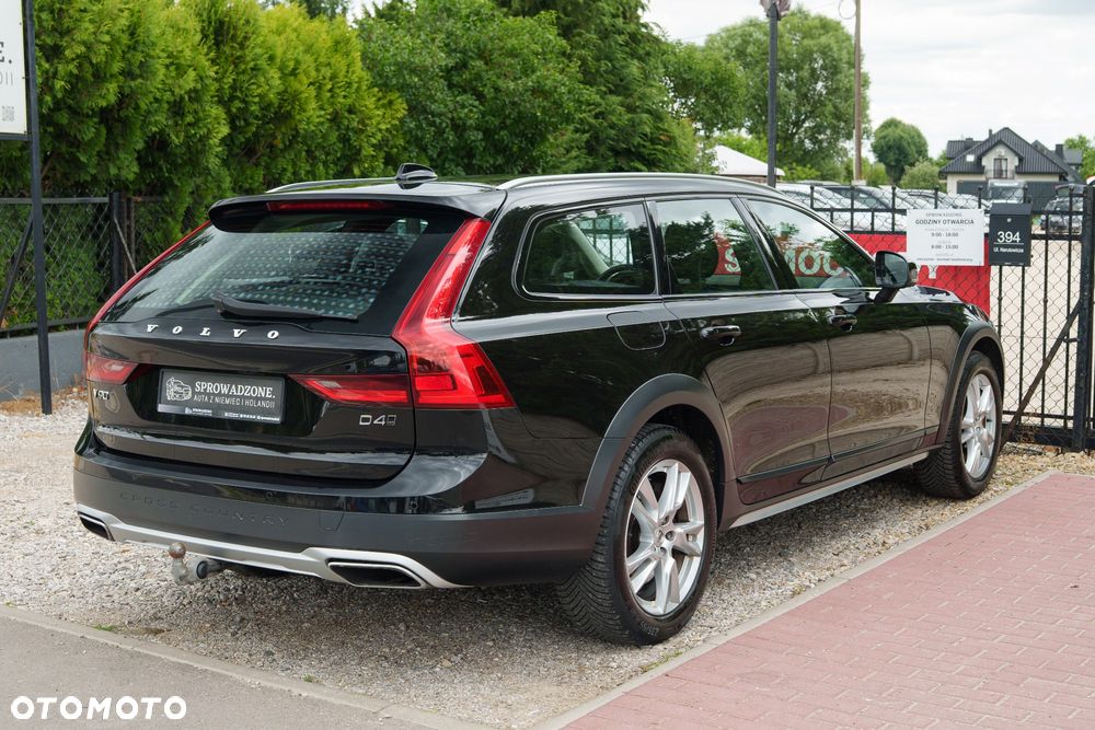 Volvo V90 Cross Country D4 AWD Geartronic Pro - 37