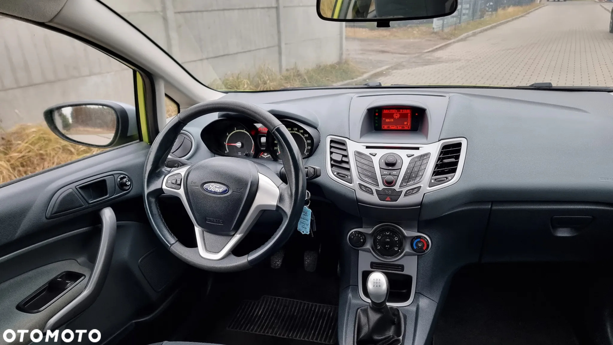 Ford Fiesta 1.25 Titanium - 25