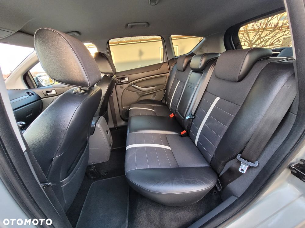 Ford Kuga 2.0 TDCi 2x4 Titanium - 19