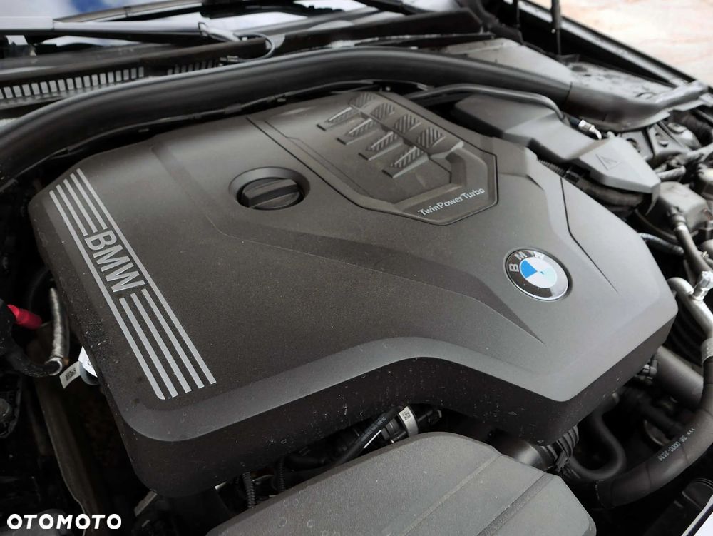 BMW Seria 3 330i xDrive M Sport sport - 10