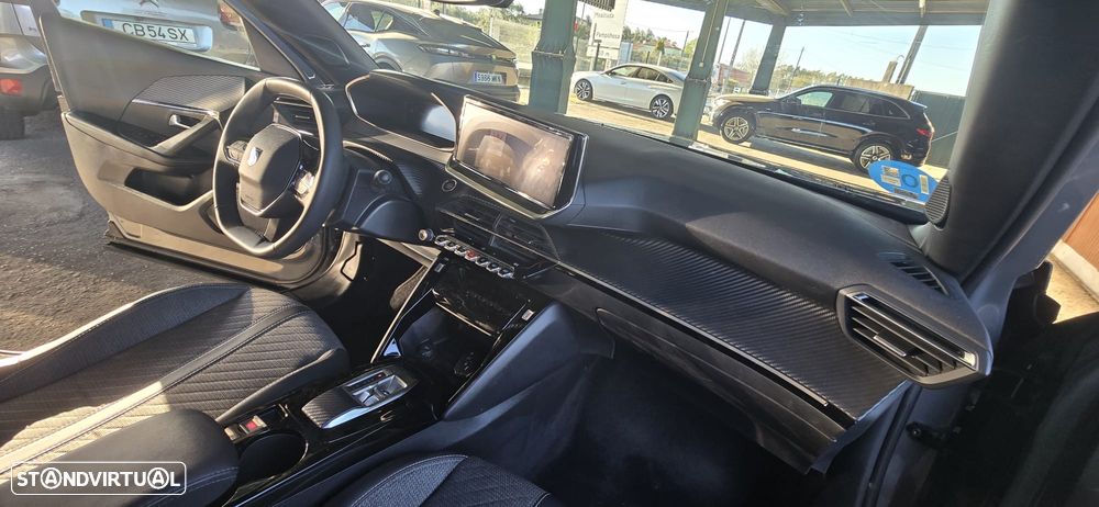 Peugeot e-2008 Allure - 29