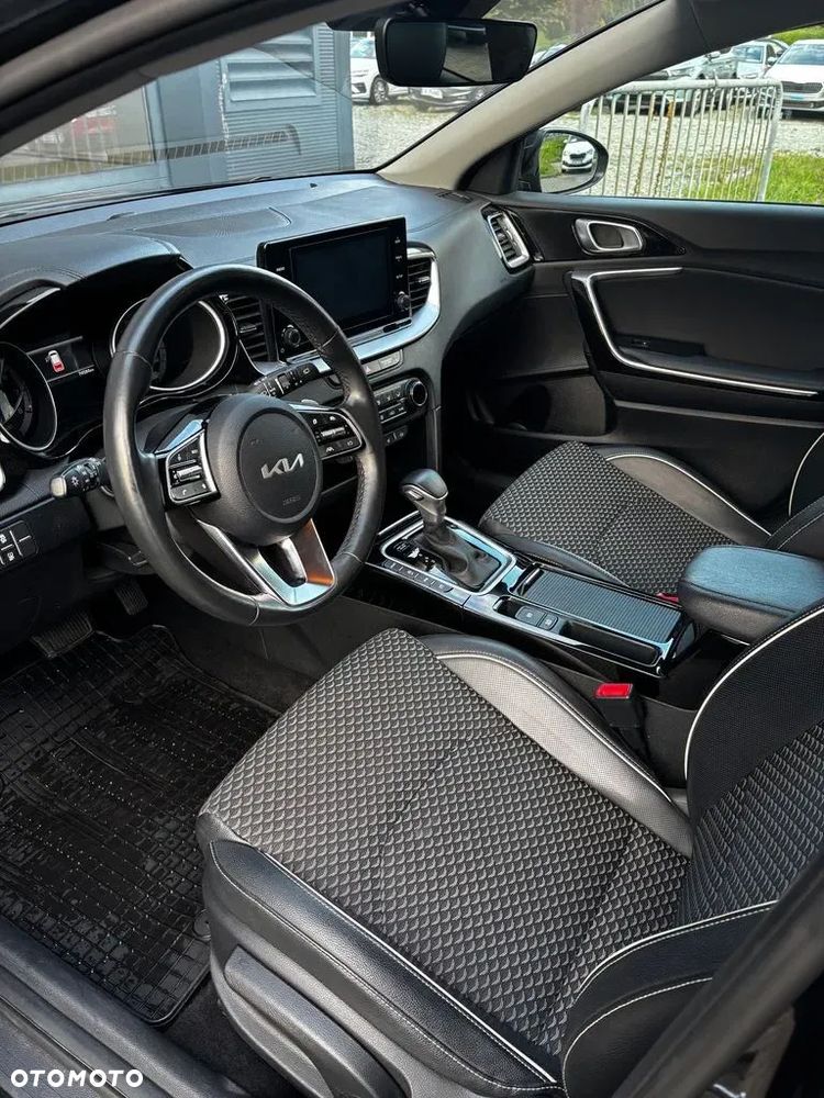 Kia Ceed - 8