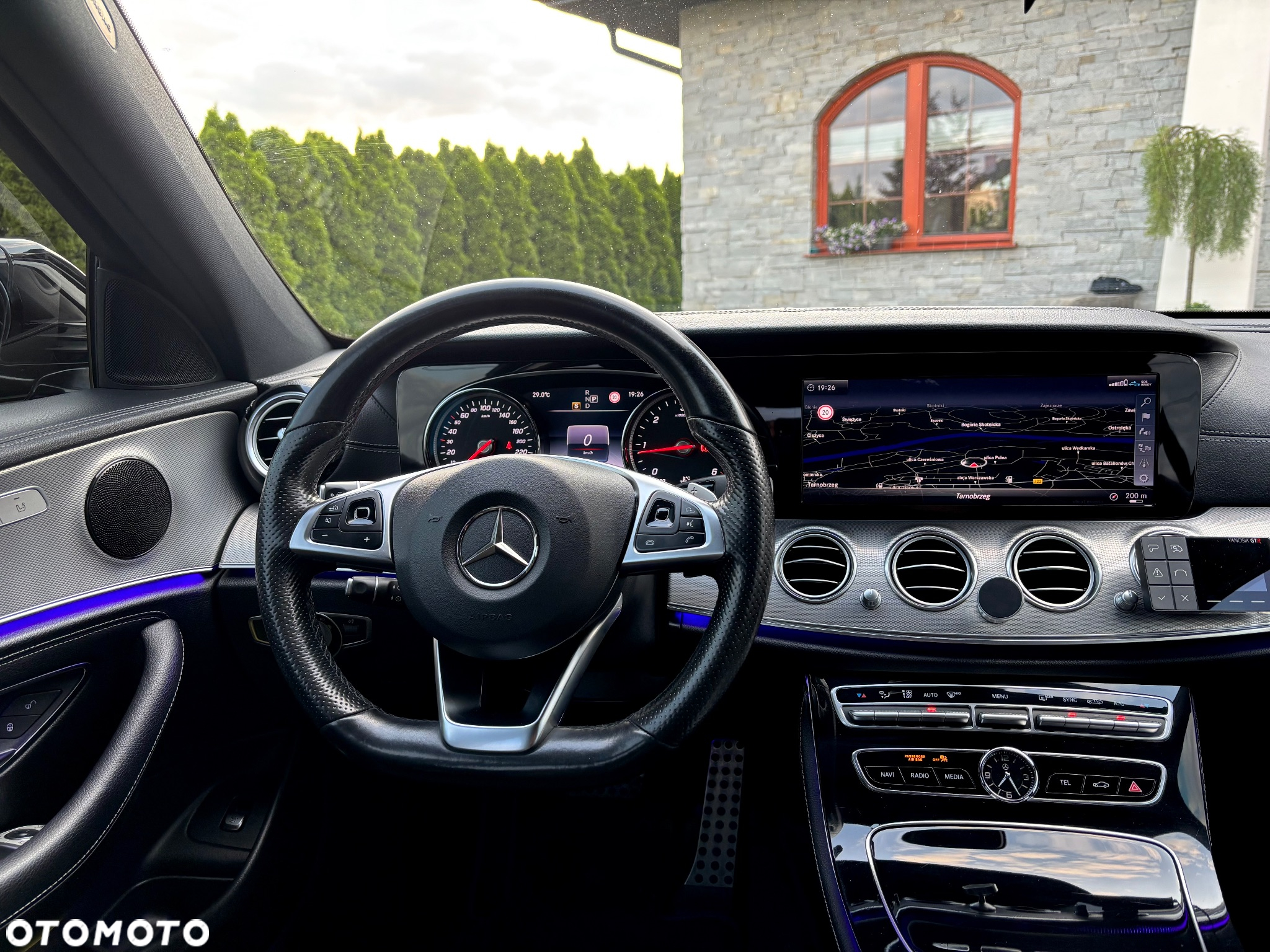 Mercedes-Benz Klasa E 220 d 9G-TRONIC AMG Line - 27