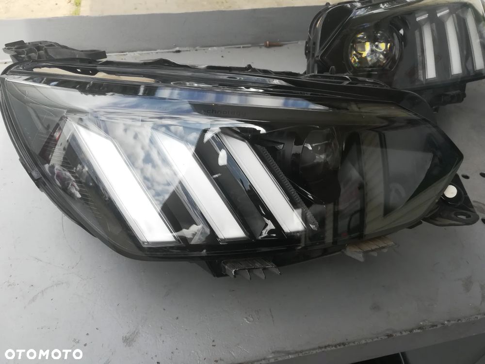 Lampa Przednia Prawa Peugeot 2008 II 208 II GT Full Led - 2