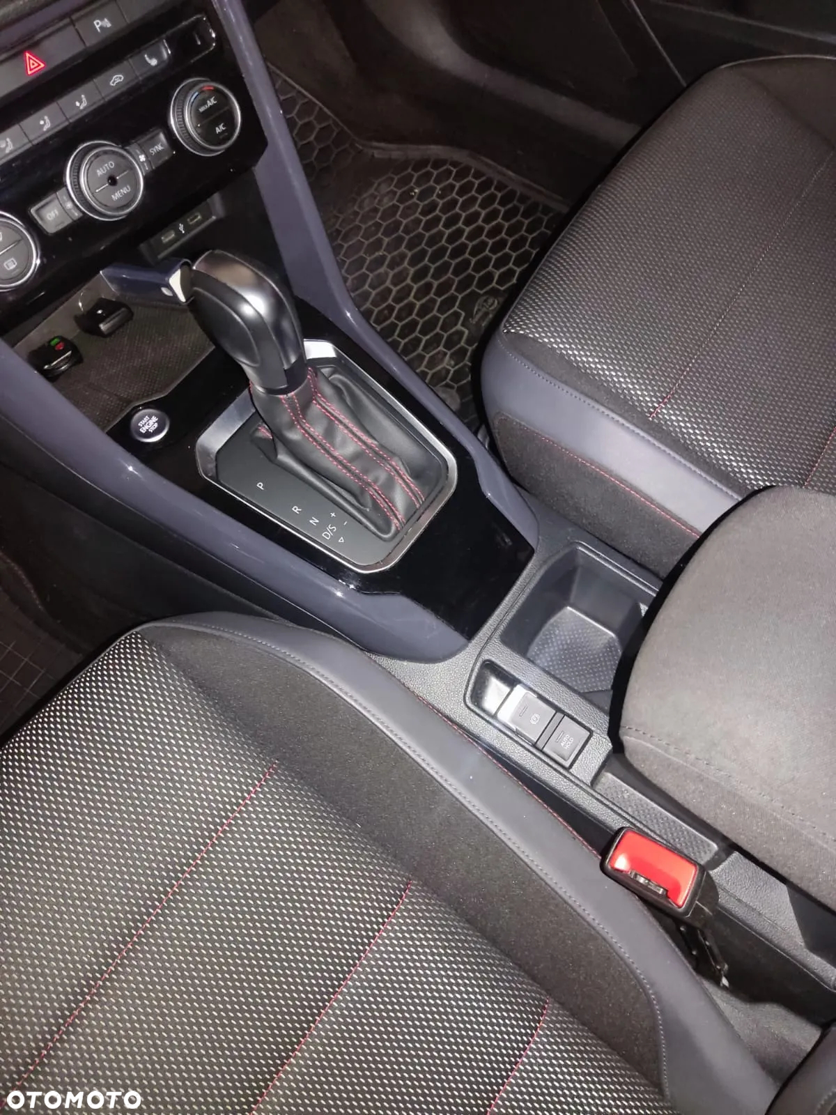 Volkswagen T-Roc 1.5 TSI ACT Premium DSG - 13