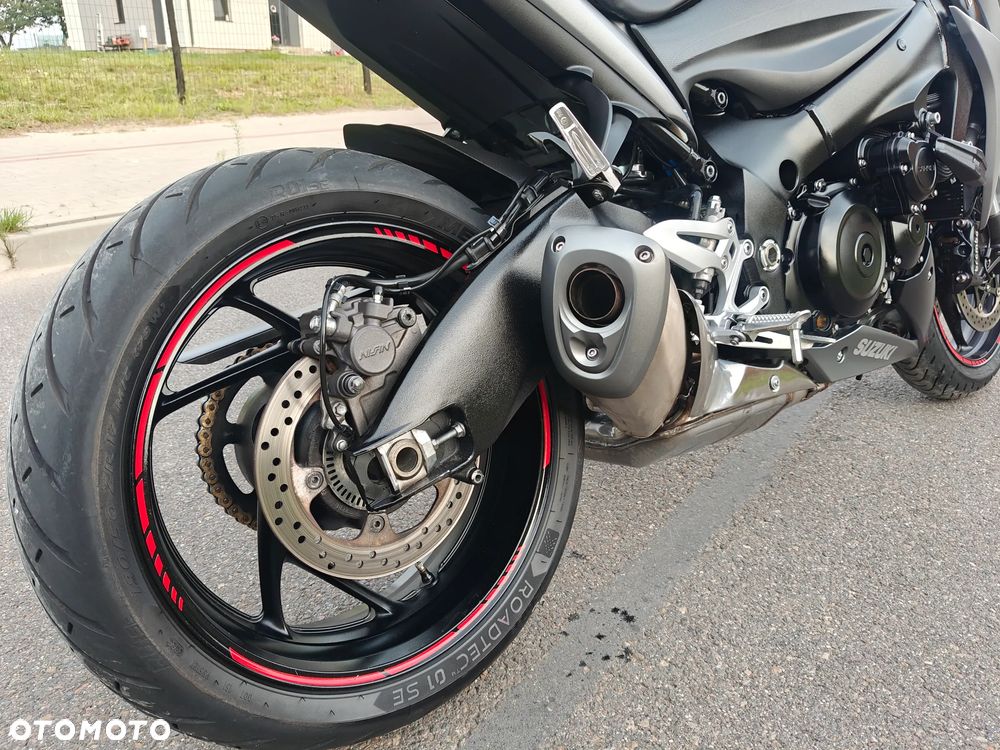 Suzuki GSX - 15