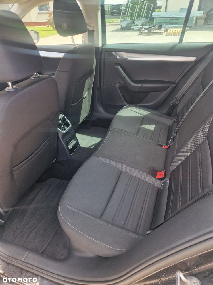 Skoda Octavia 2.0 TDI DSG Ambition - 9