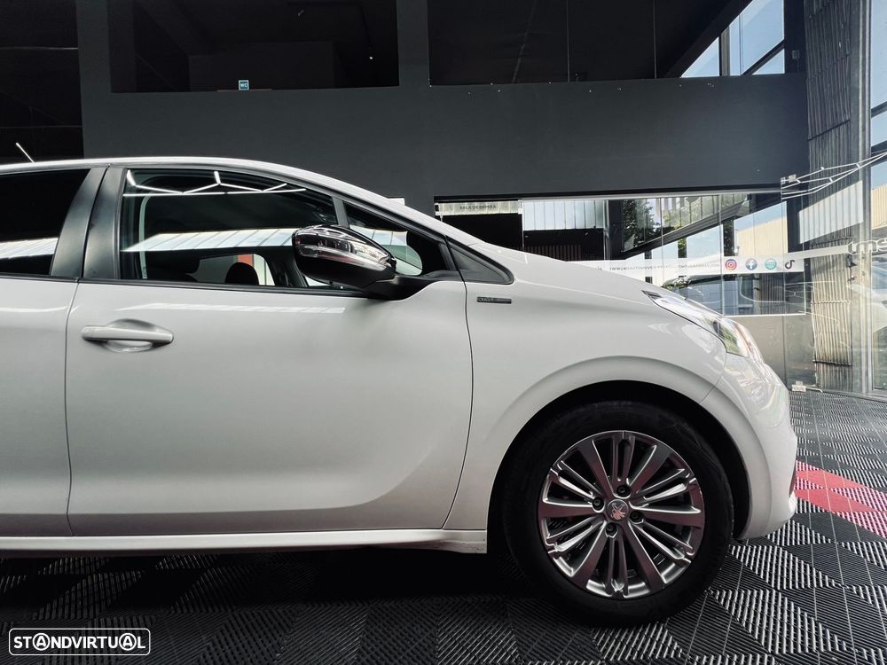 Peugeot 208 1.6 BlueHDi Style - 13