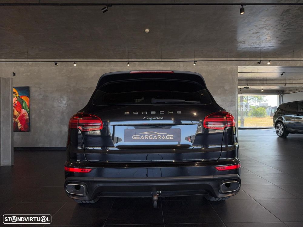 Porsche Cayenne Platinum Edition - 10