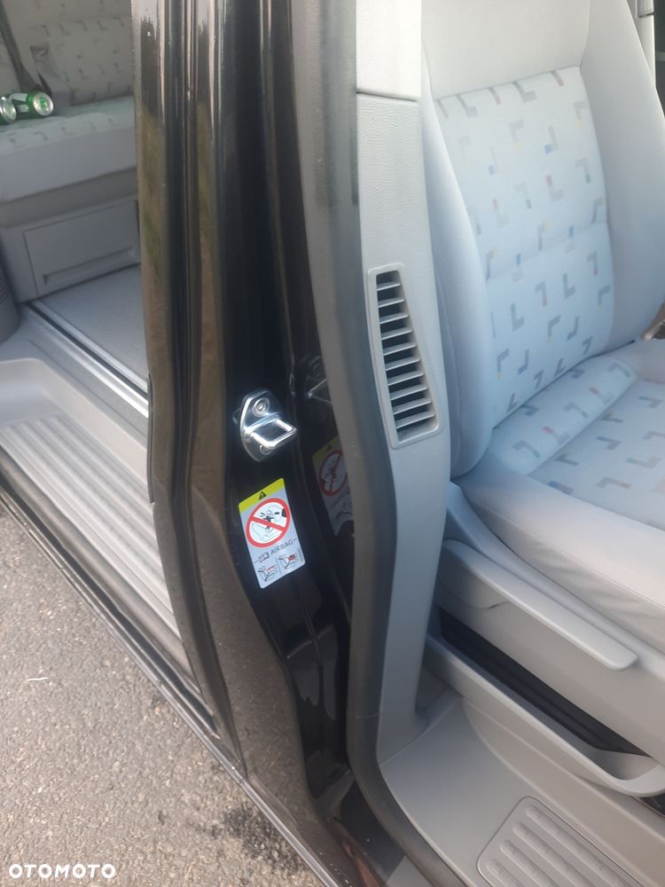 Volkswagen Multivan - 12