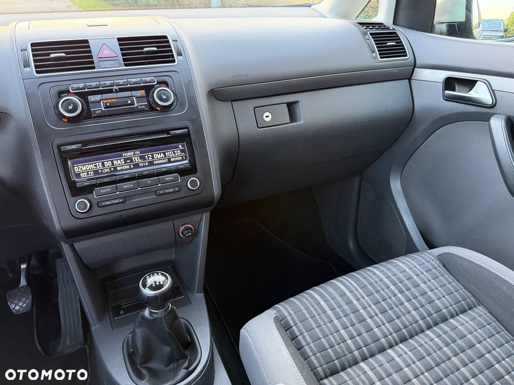 Volkswagen Touran - 24