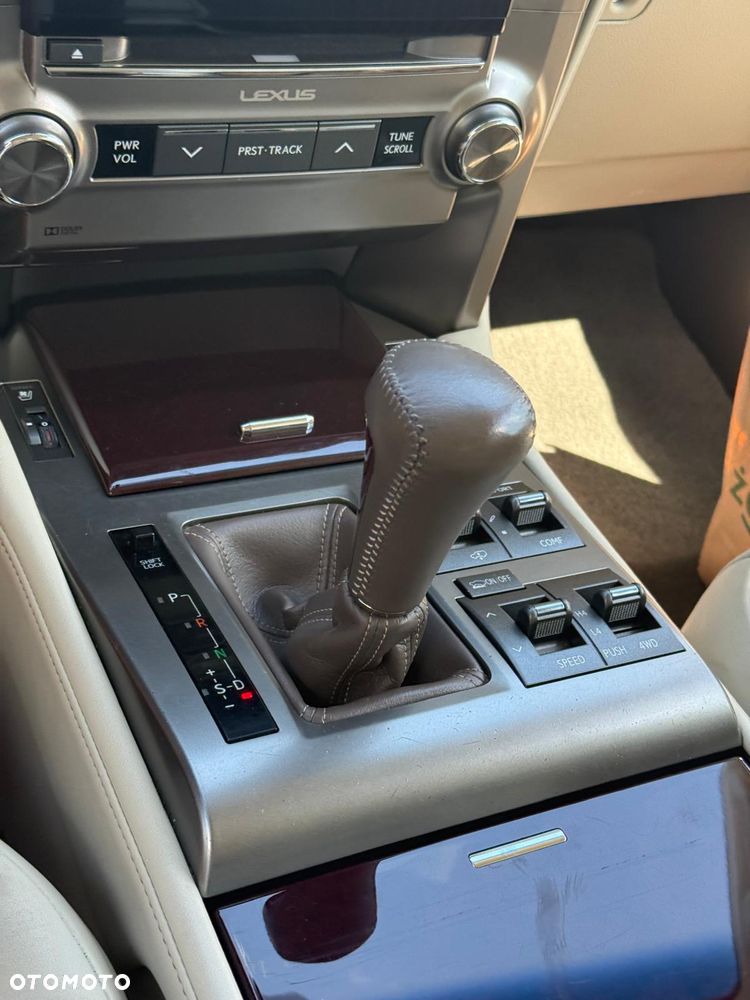 Lexus GX - 25
